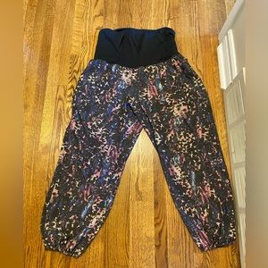 Lululemon size 10 capri pants